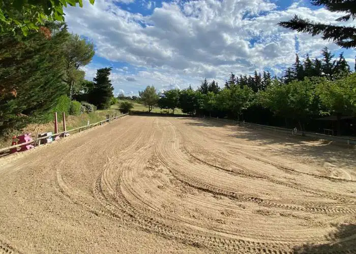 Carrière dressage Centre équestre Le Palis Vaucluse